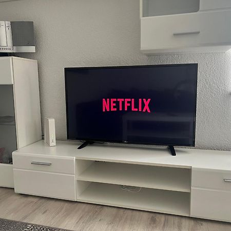 Moderne Helle 2,5 Zimmer Wohnung Mit Grossem Bad Und Kueche In טרוסינגן מראה חיצוני תמונה