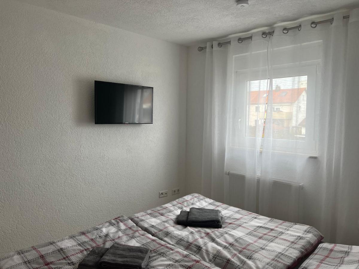 Moderne Helle 2,5 Zimmer Wohnung Mit Grossem Bad Und Kueche In טרוסינגן מראה חיצוני תמונה