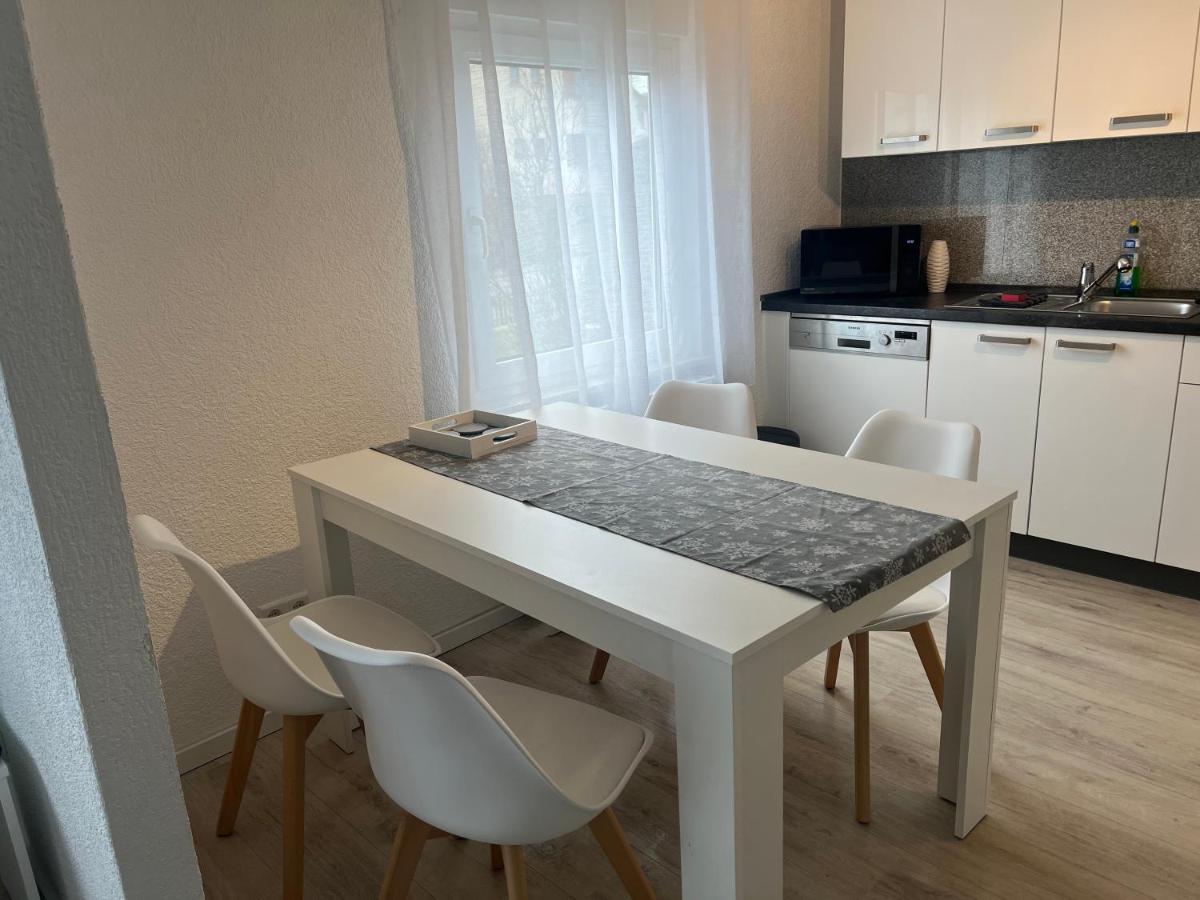 Moderne Helle 2,5 Zimmer Wohnung Mit Grossem Bad Und Kueche In טרוסינגן מראה חיצוני תמונה