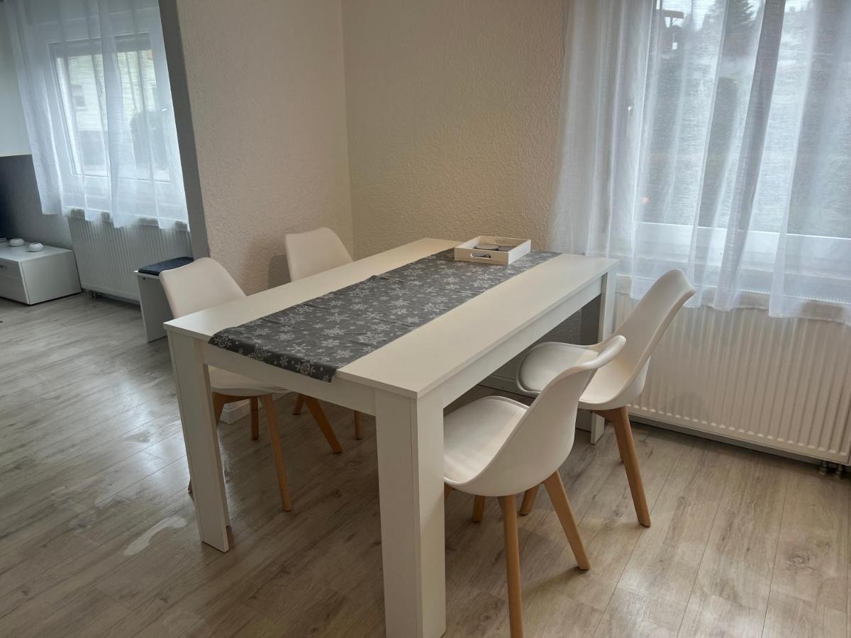 Moderne Helle 2,5 Zimmer Wohnung Mit Grossem Bad Und Kueche In טרוסינגן מראה חיצוני תמונה