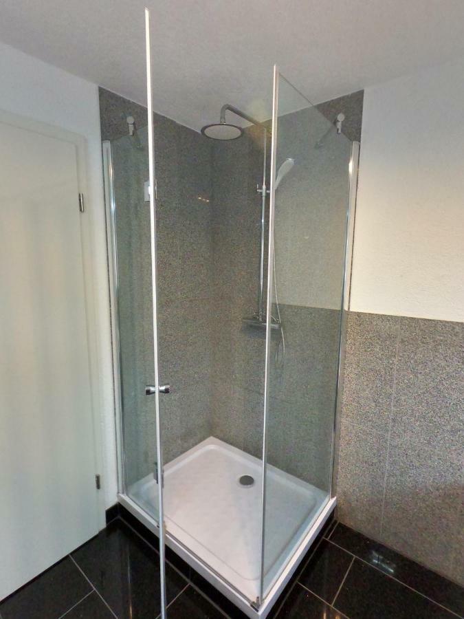 Moderne Helle 2,5 Zimmer Wohnung Mit Grossem Bad Und Kueche In טרוסינגן מראה חיצוני תמונה
